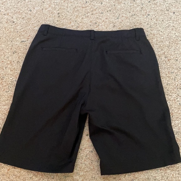 Black Pebble beach golf shorts worn 1 time. - Picture 4 of 4